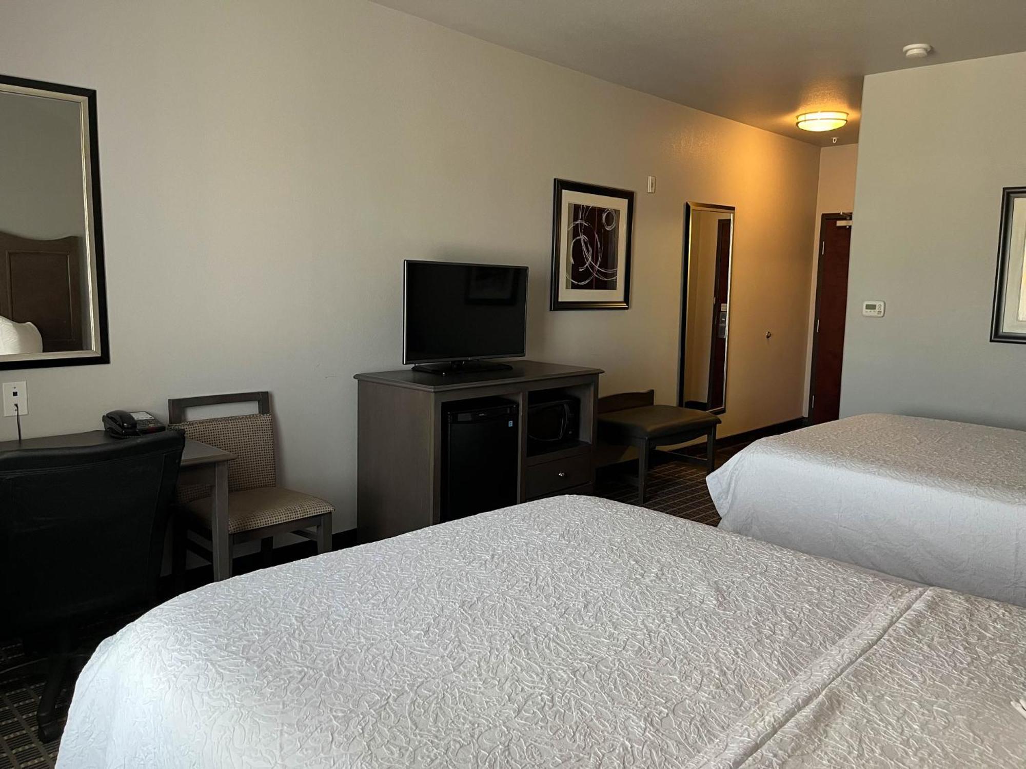 Quality Inn & Suites Pearsall Exterior photo